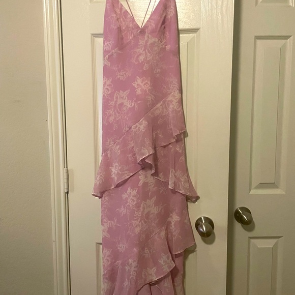 WAYF NWT Open back Ruffle Hem Midi Dress in BlushToile Brand New Size S - Picture 3 of 6